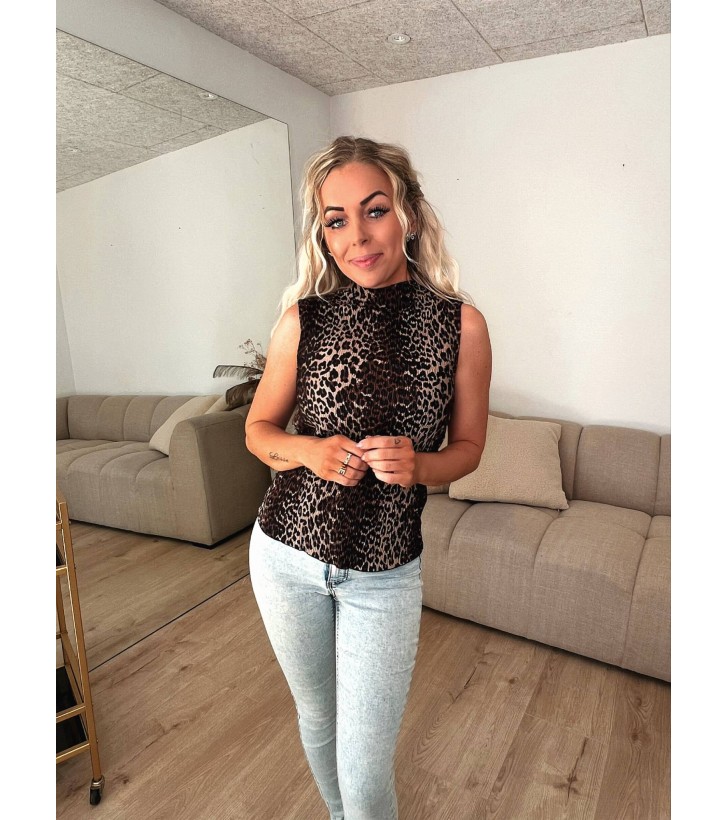 Flora leopard top