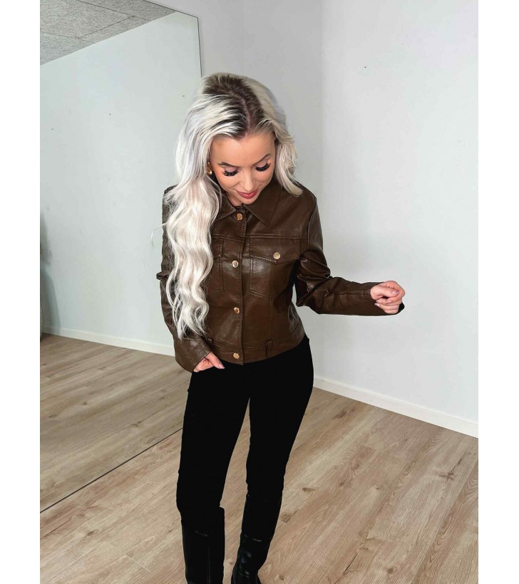 Freja PU jakke m. guldknapper brun